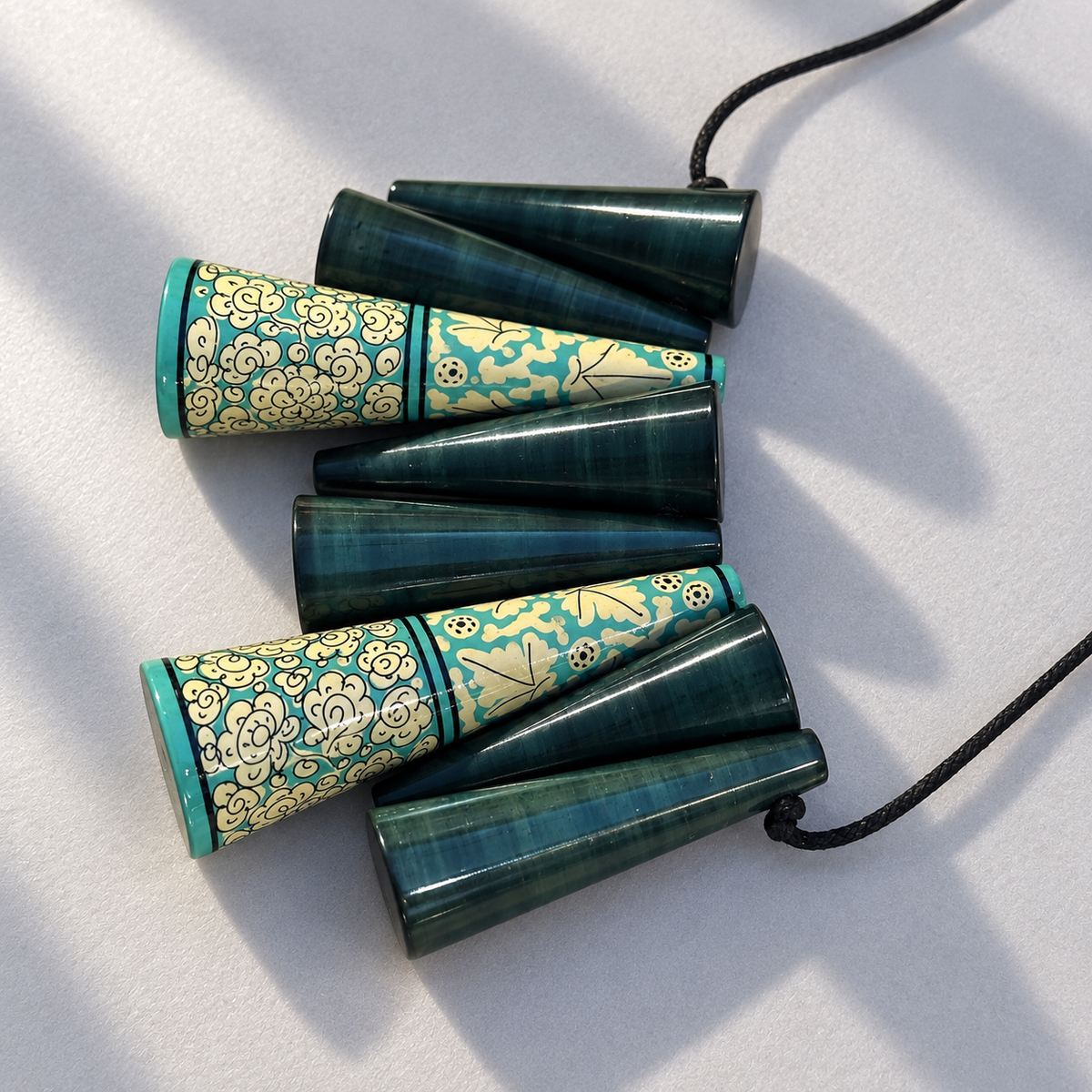 TRIKONES NAQQASHI BLUE