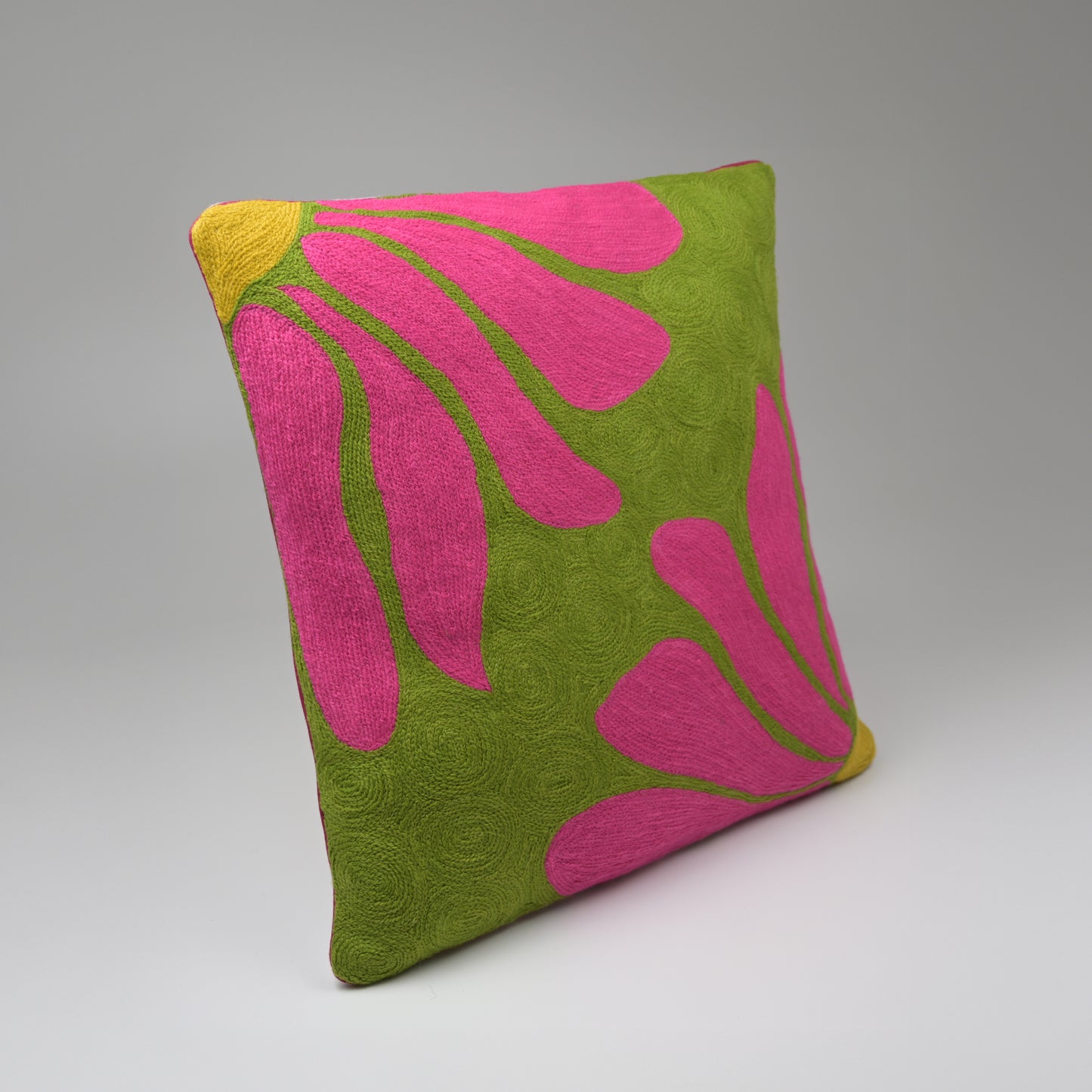 Pawston florals Crewel