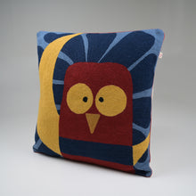 Load image into Gallery viewer, Hootley Crewel Cushion