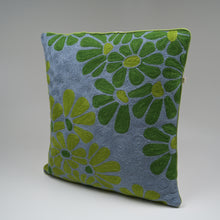 Load image into Gallery viewer, Hopzy florals Crewel