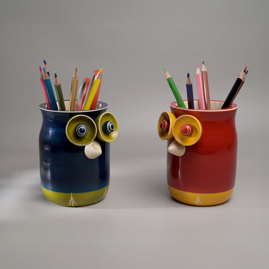 GYAANI GOOBE PENSTANDS