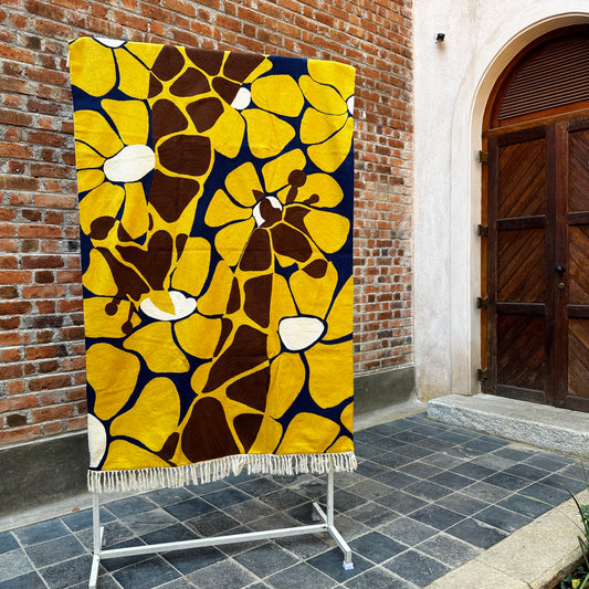 NECKLES FLOWER CREWEL DHURRIE