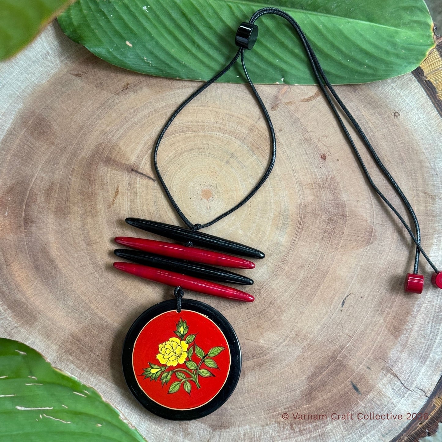 NAQQASHI DRISHTI RED BLACK 01