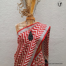 Load image into Gallery viewer, ZIGZAG Saree in Red

