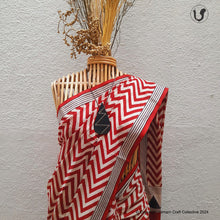 Load image into Gallery viewer, ZIGZAG Saree in Red