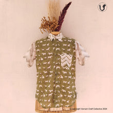 Load image into Gallery viewer, GALLOP IN GREEN (Half Sleeves)