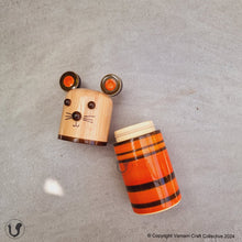 Load image into Gallery viewer, PAWSOME n BUMBLEDORE Salt pepper set