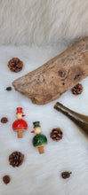 Load image into Gallery viewer, FLAKY SNOWMAN bottle stoppers (a pair)