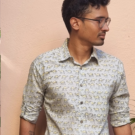 Camels in grey mustard (full sleeves)