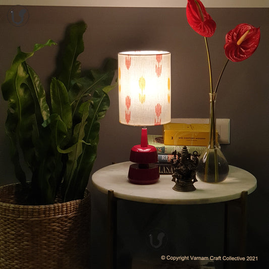 MINI TRIKONE Red ~ 6X8" ORANGE RED IKAT