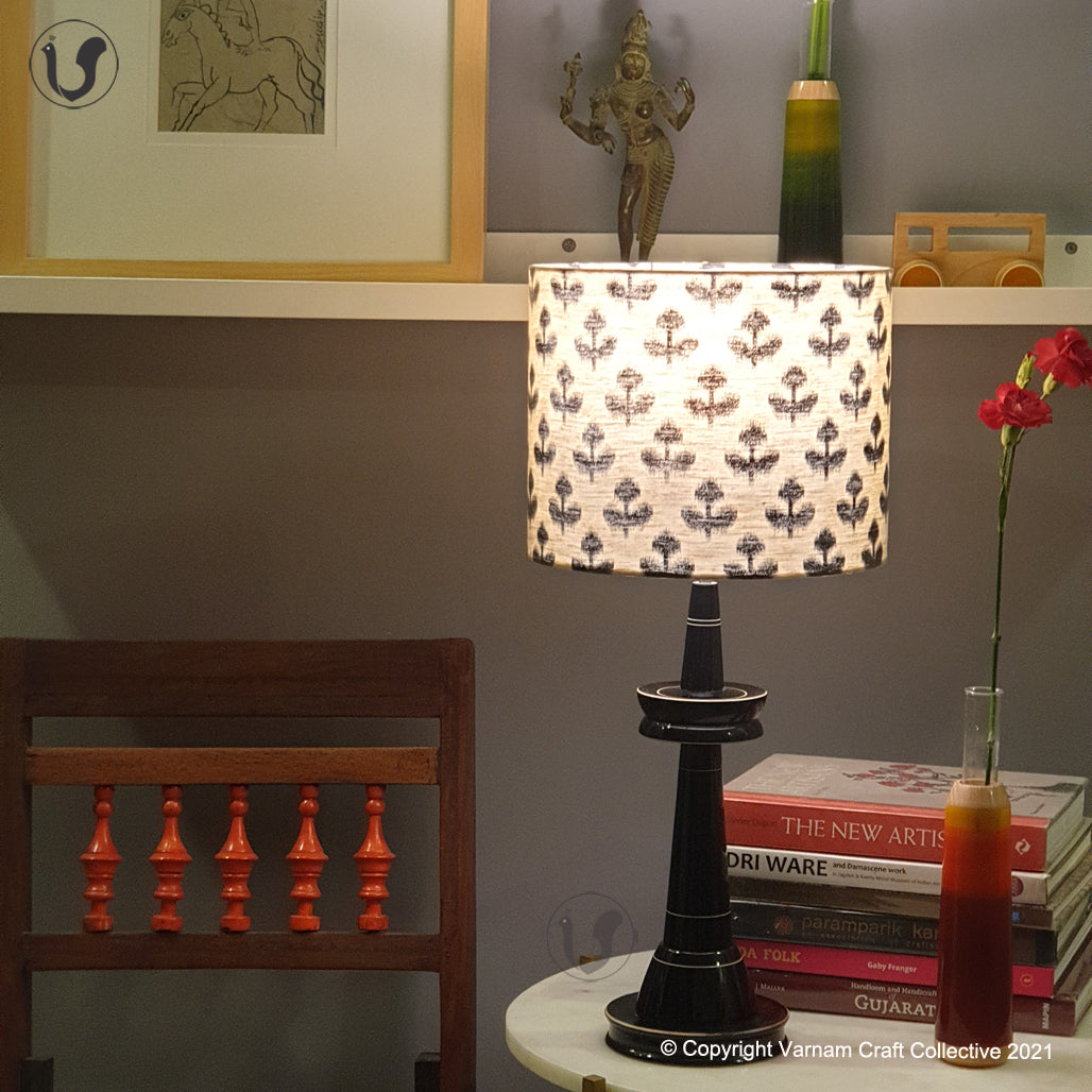 VILLAKKU BASE Black ~ 10" Black Flowers