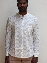 Load image into Gallery viewer, SLIPPY SLOPS snails in green (full sleeves)