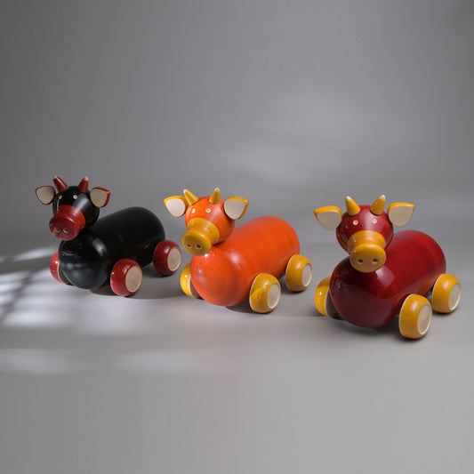 MISSY MOO Cow push toy