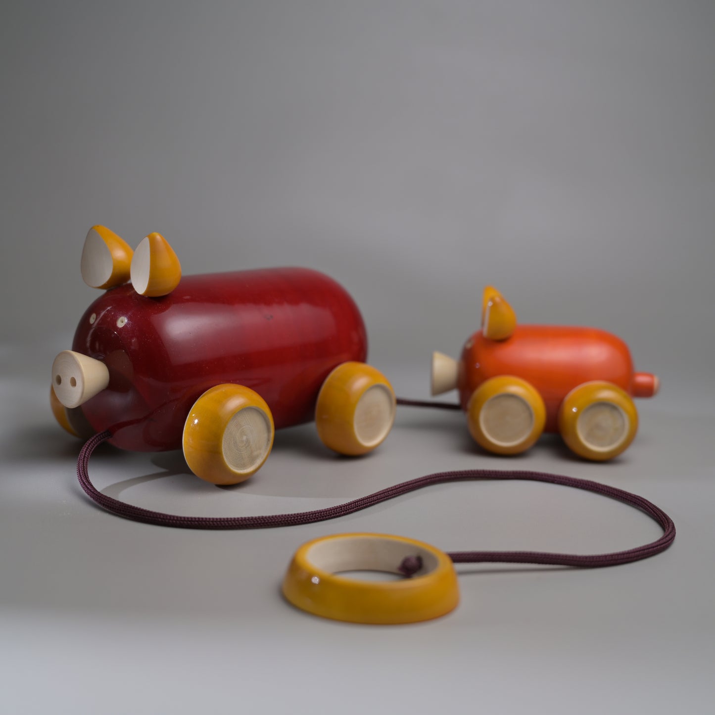 OINKSTON pull toy