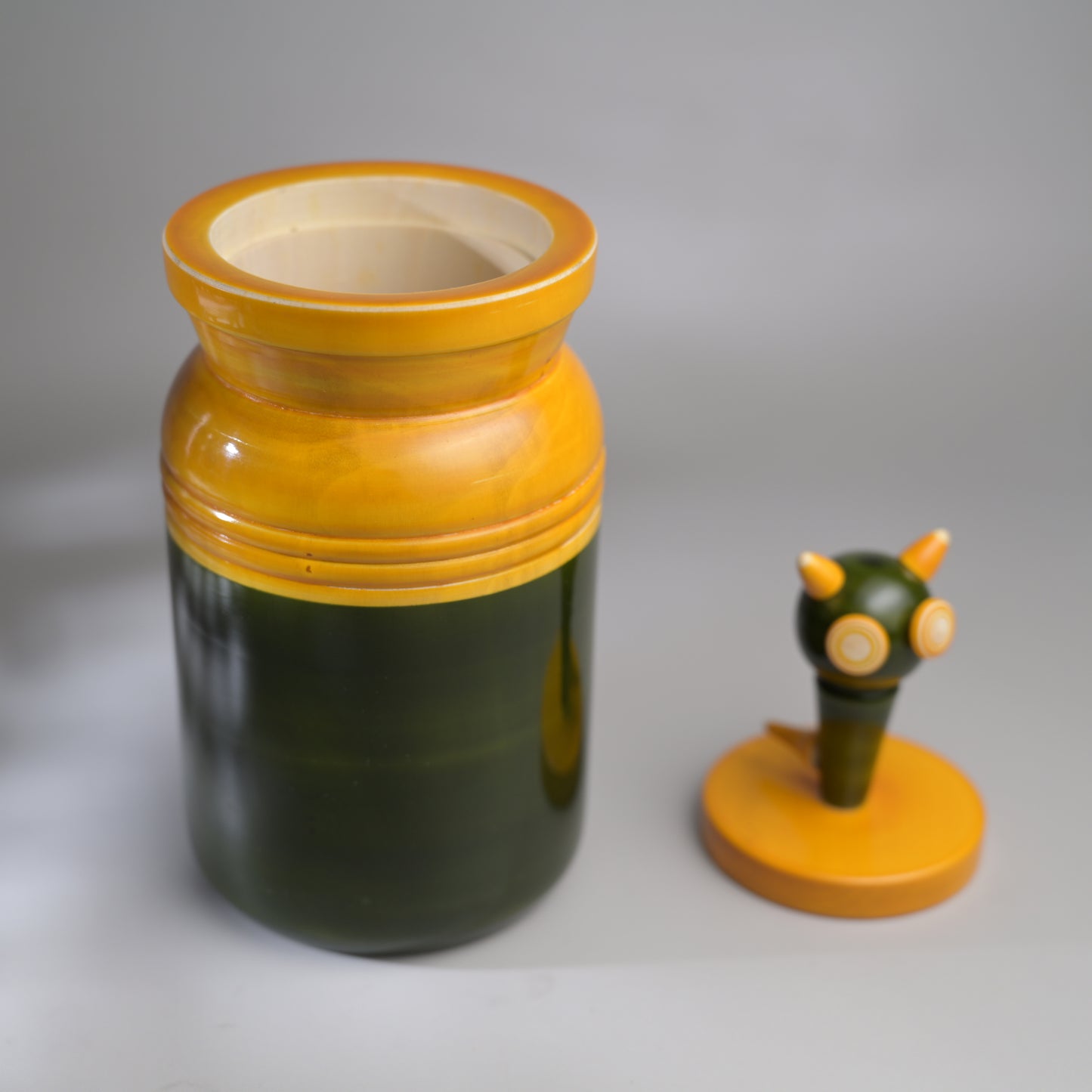 BEKKU BARNIS (single) Cat-on-a-jar