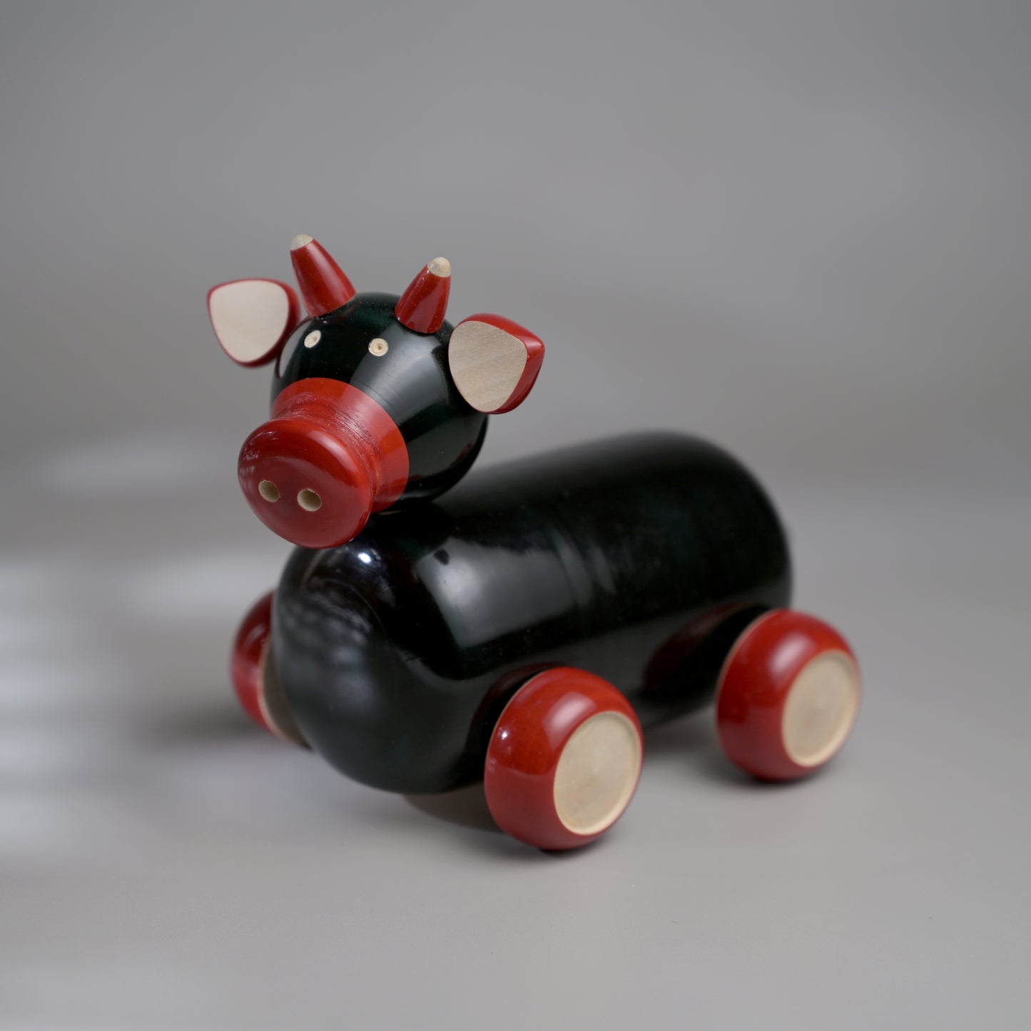 MISSY MOO Cow push toy