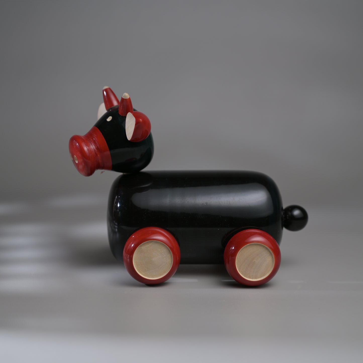 MISSY MOO Cow push toy