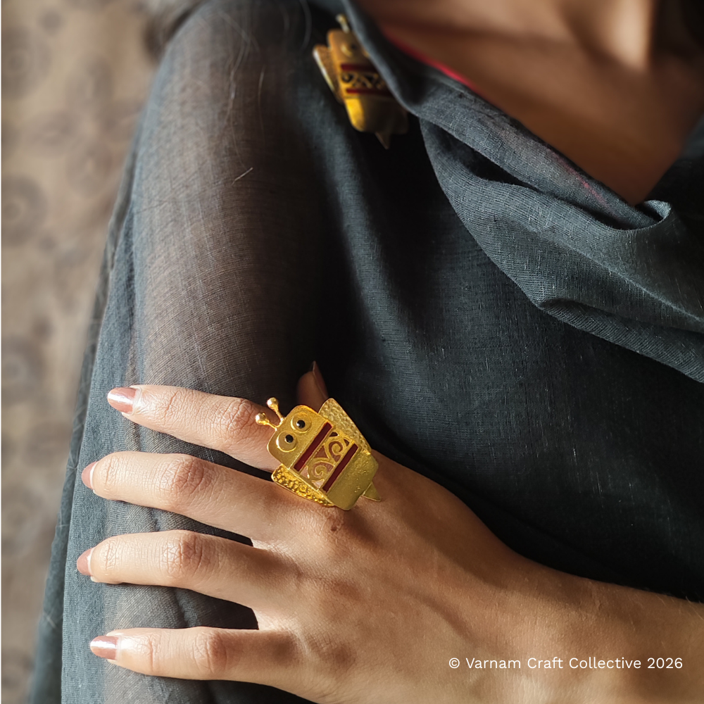 BUMBLEDORE FINGER RING