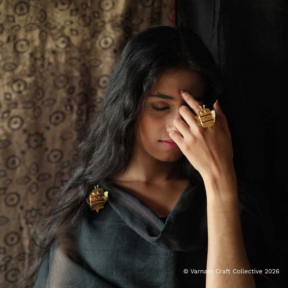 BUMBLEDORE FINGER RING