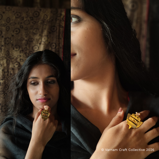 BUMBLEDORE FINGER RING