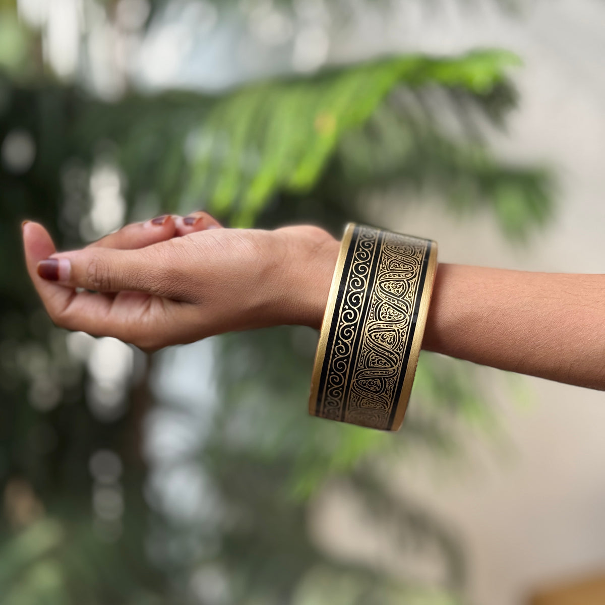 NAQQASHI DVITIYA THIN BLACK GOLD/2.6