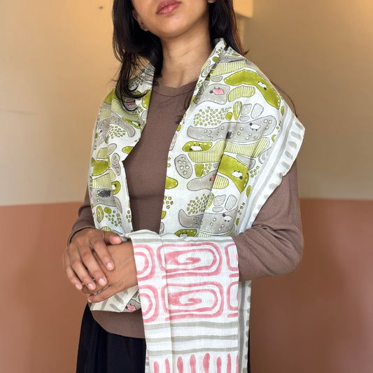 WOOLSWORTH STOLE