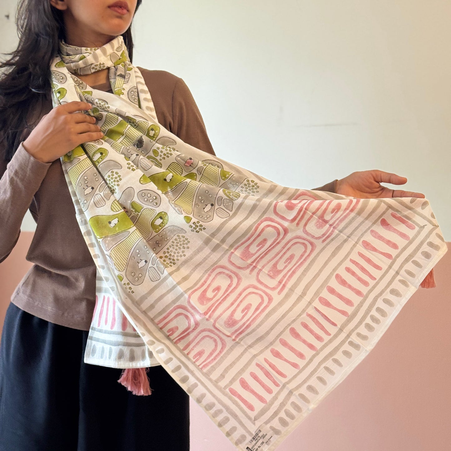 WOOLSWORTH STOLE