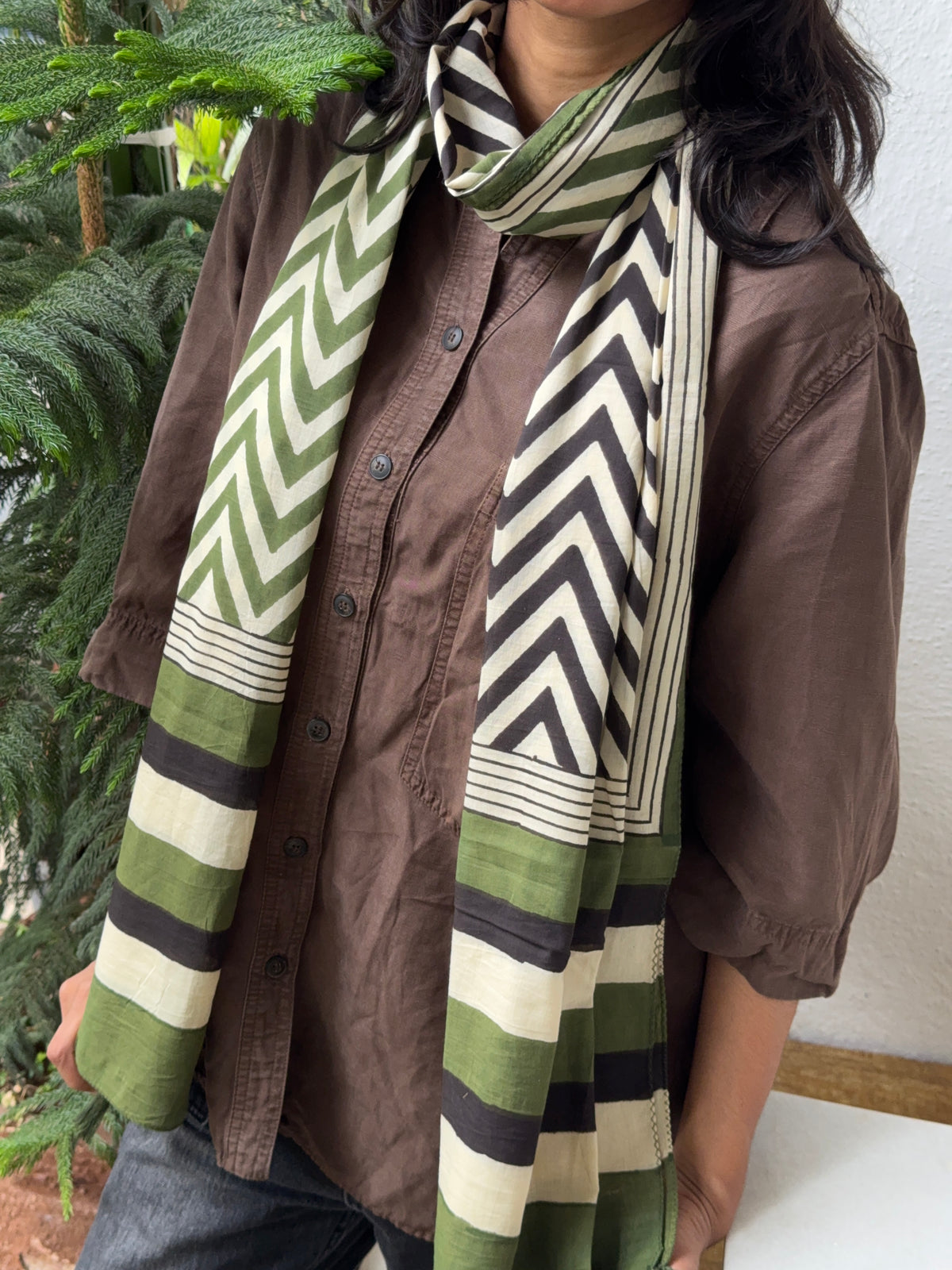 BAGRU COTTON STOLE Green Black zigzags