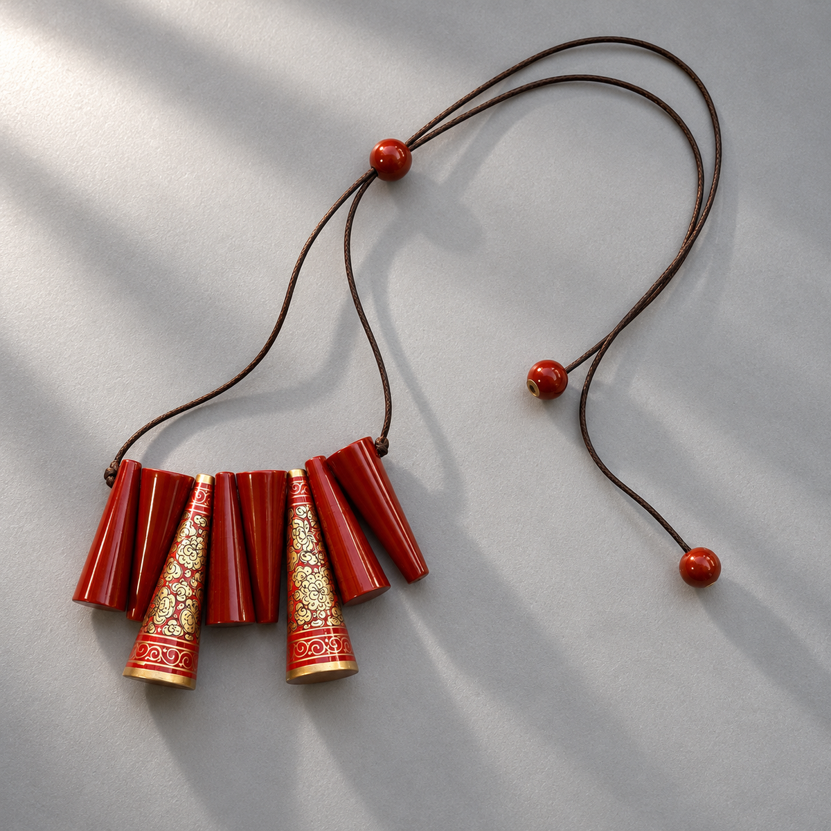 TRIKONES NAQQASHI RED GOLD FLORALS
