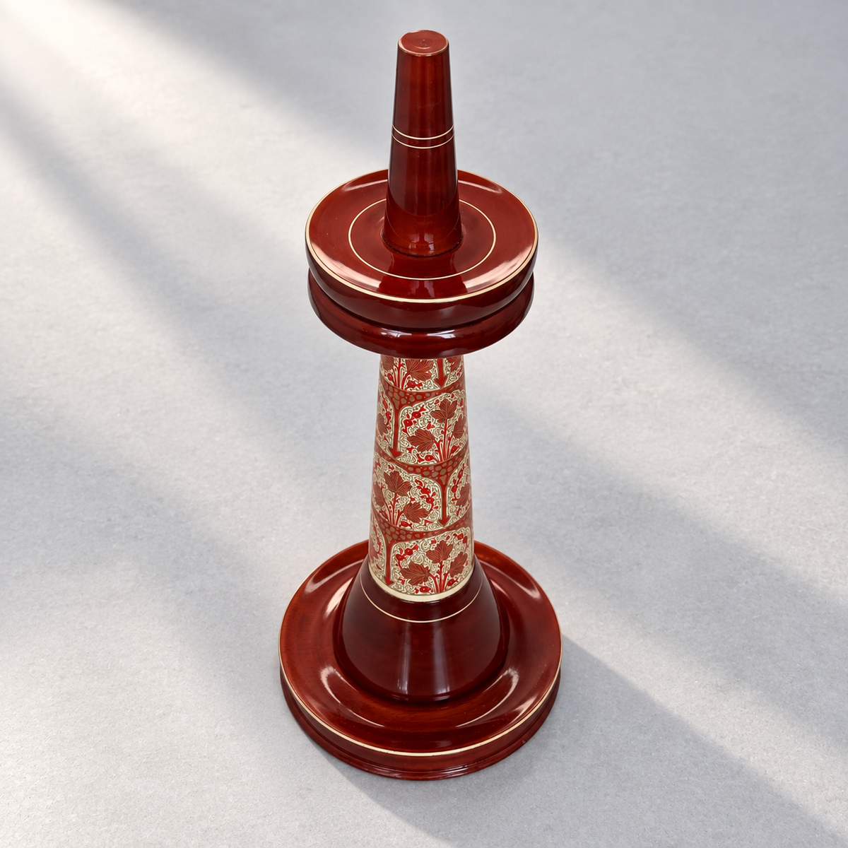 NAQQASHI VILLAKKU RED CREAM