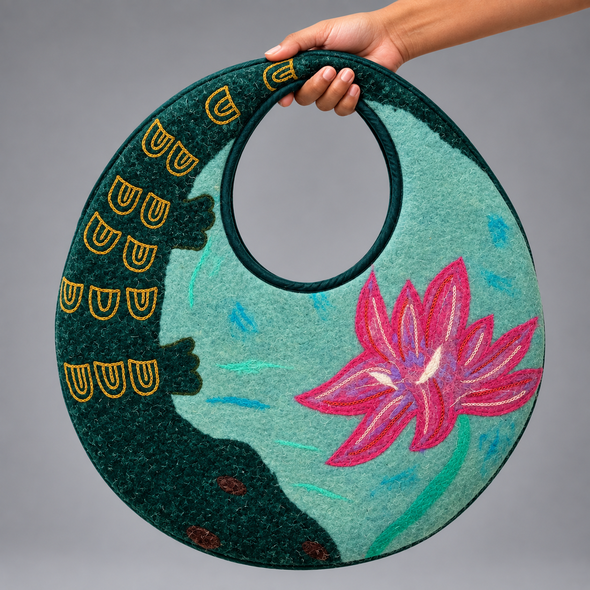 SNAPPY NAMDA LUXURY TOTE