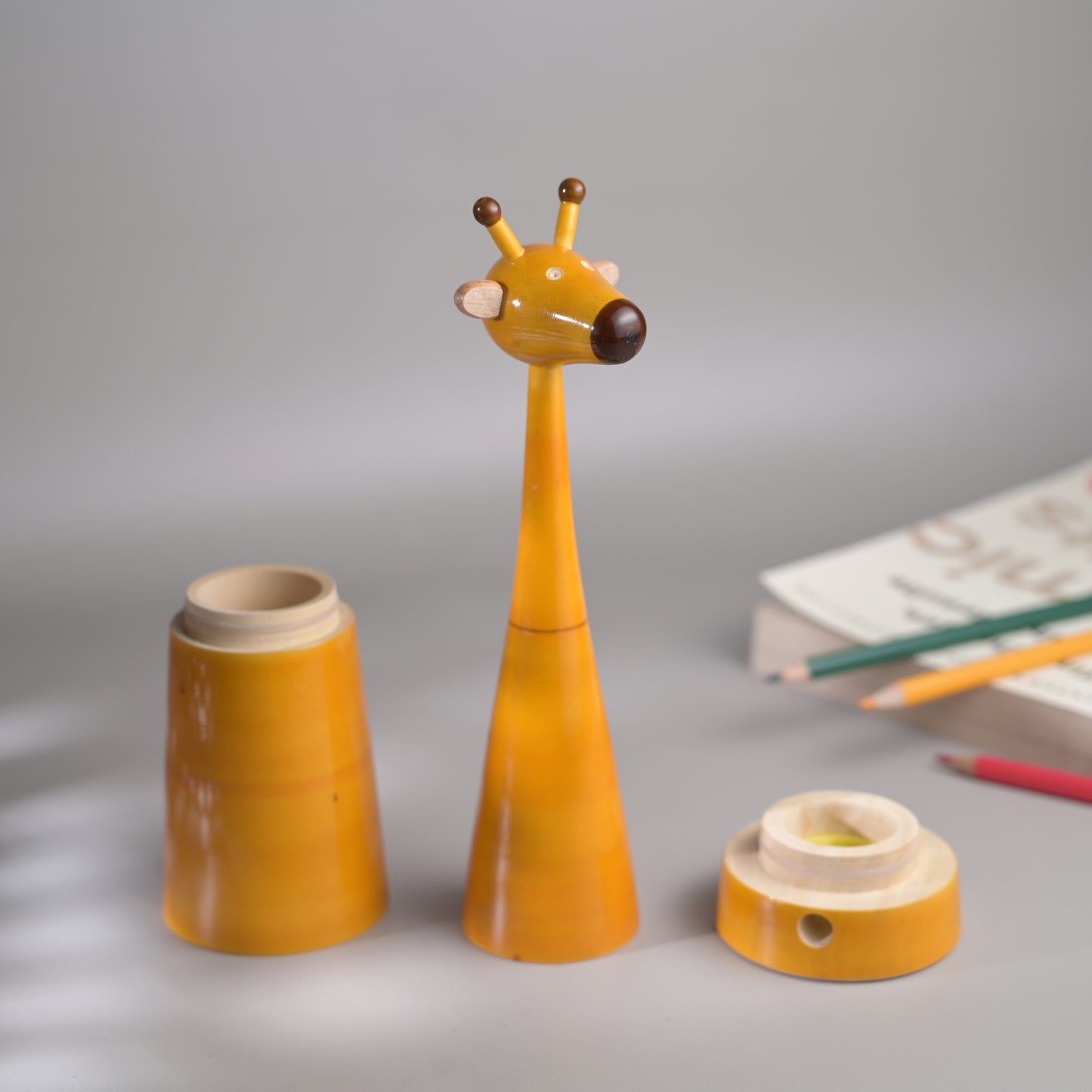 NECKLES COLOURING BOX