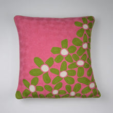 Load image into Gallery viewer, Woolsworth florals Crewel
