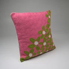 Load image into Gallery viewer, Woolsworth florals Crewel
