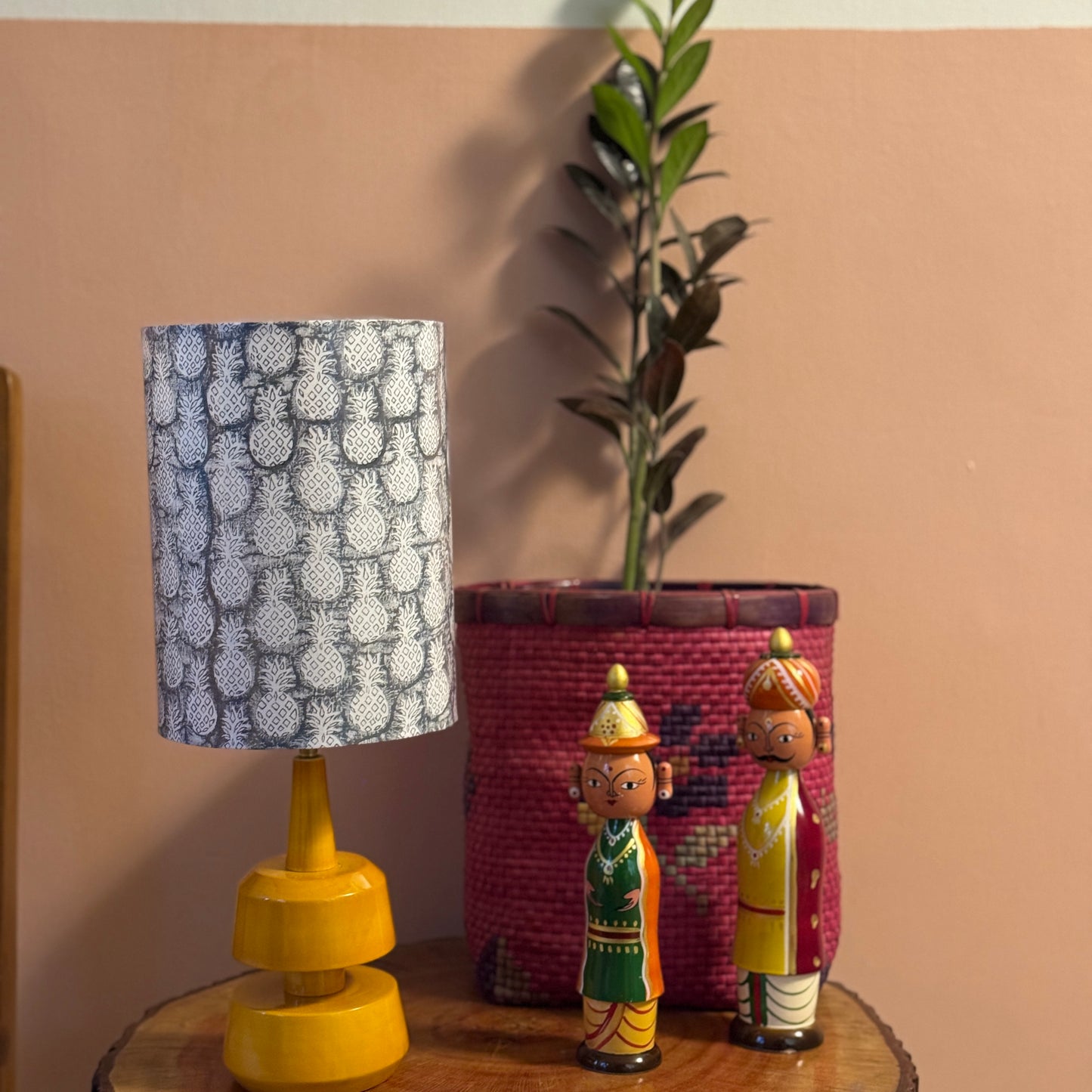 MINI TRIKONE YELLOW ~ 6X8" PINEAPPLE GREY SHADE