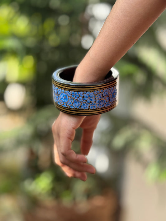 NAQQASHI DVITIYA THIN BLUE FLORALS GOLD/2.6