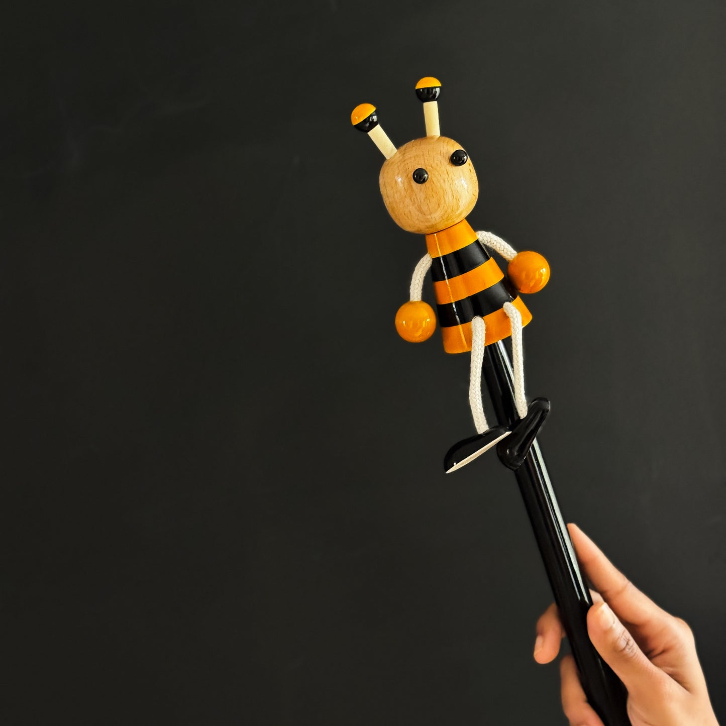 BUMBLEDORE STICK PUPPET