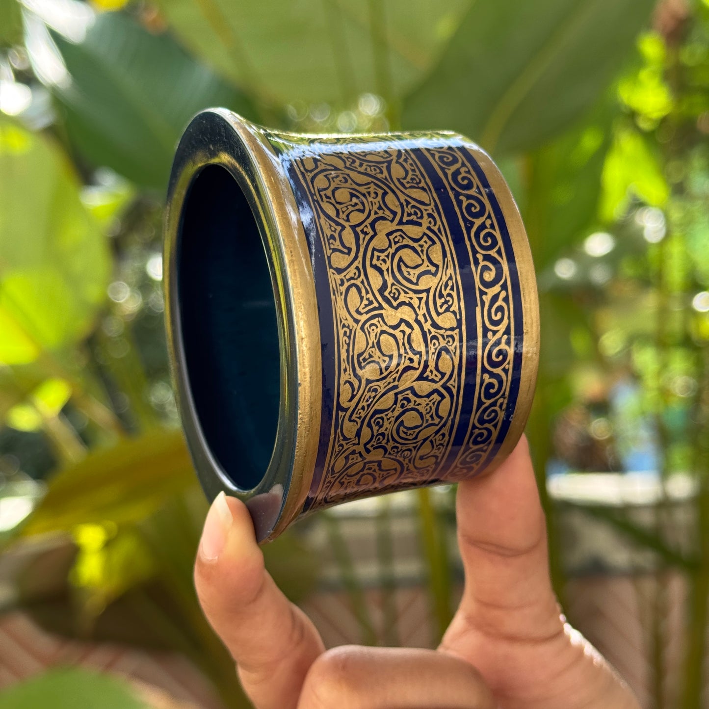 A LITTLE BENT NAQQASH blue-gold/2.4