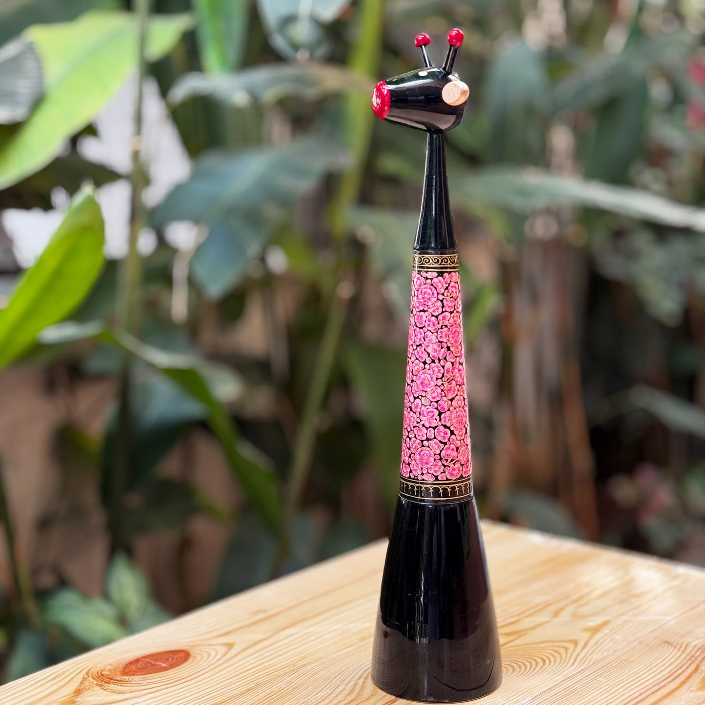 NECKLES NAQQASHI BLACK PINK (SMALL)