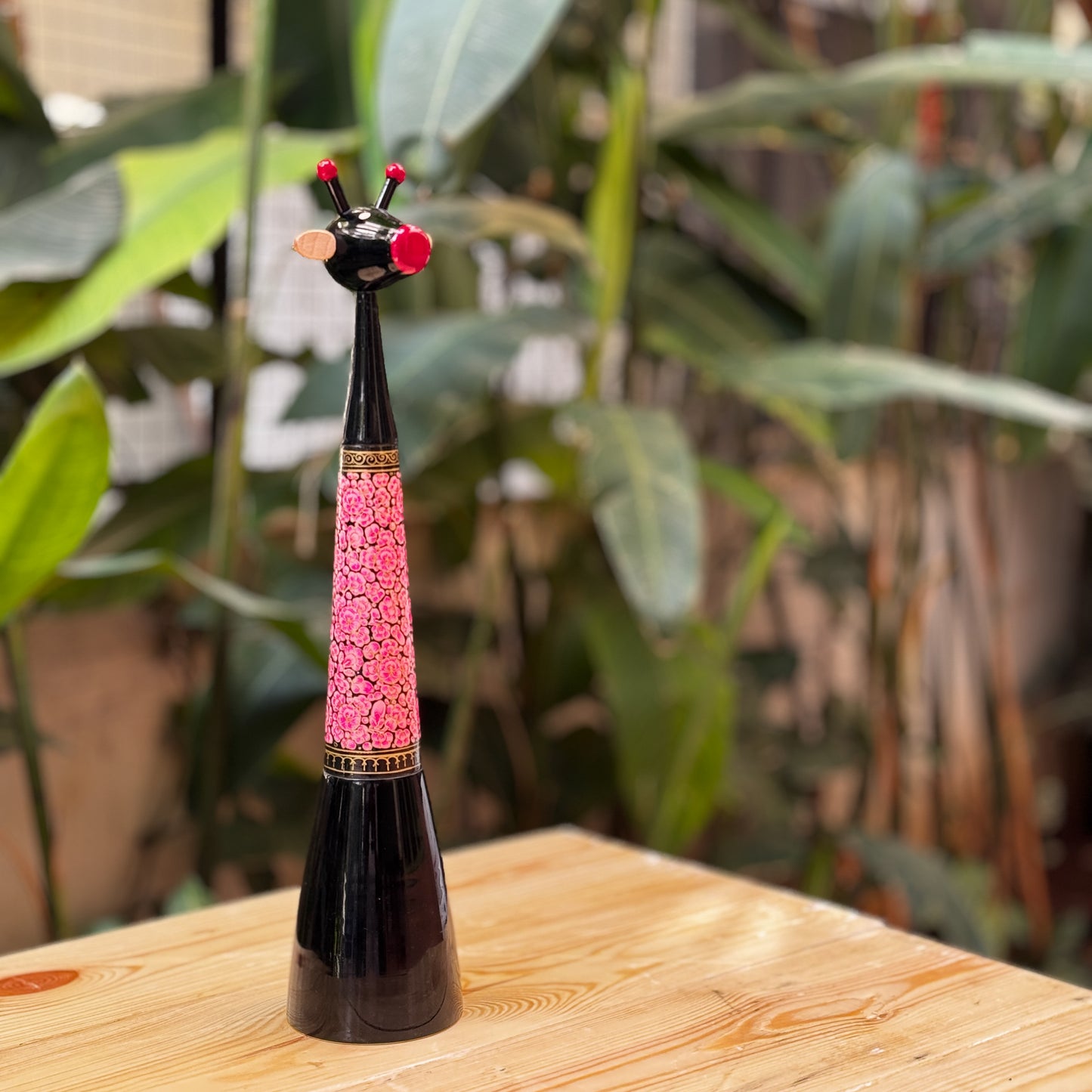 NECKLES NAQQASHI BLACK PINK (SMALL)