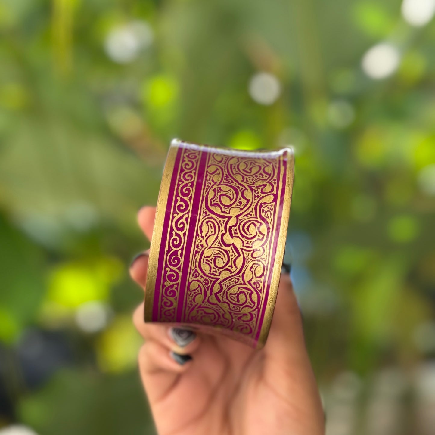 A LITTLE BENT NAQQASHI pink-gold
