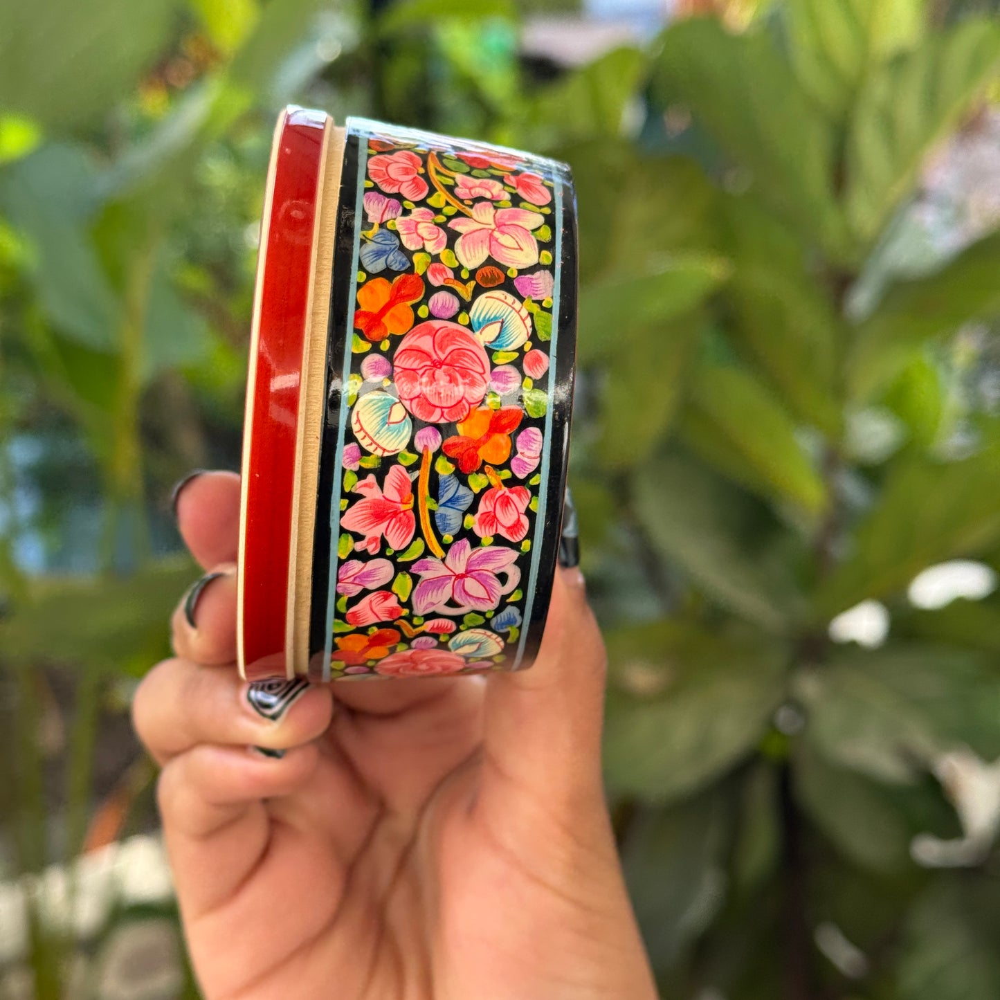 TRAPEZIUM NAQQASH red florals/2.6