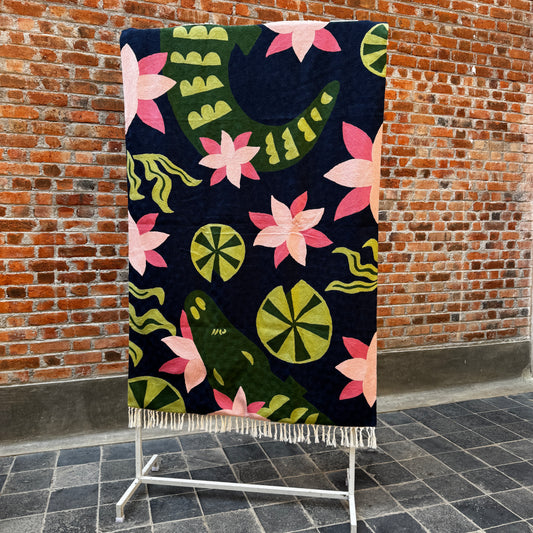 SNAPPY BLOOMS CREWEL DHURRIE