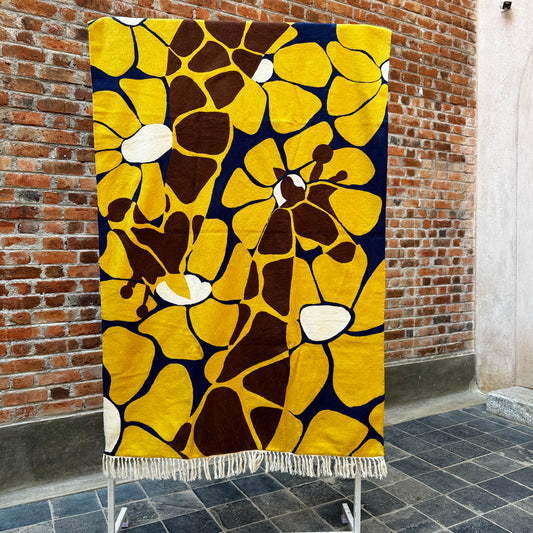 NECKLES FLOWER CREWEL DHURRIE