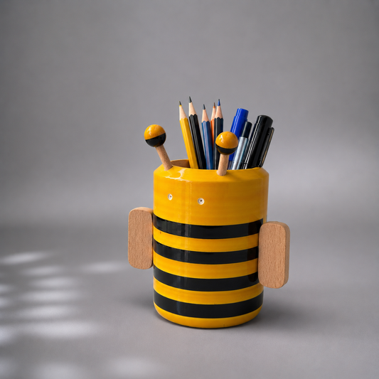 BUMBLEDORE PENSTAND