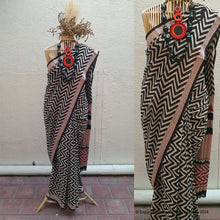 Load image into Gallery viewer, ZIGZAG Saree in Black
