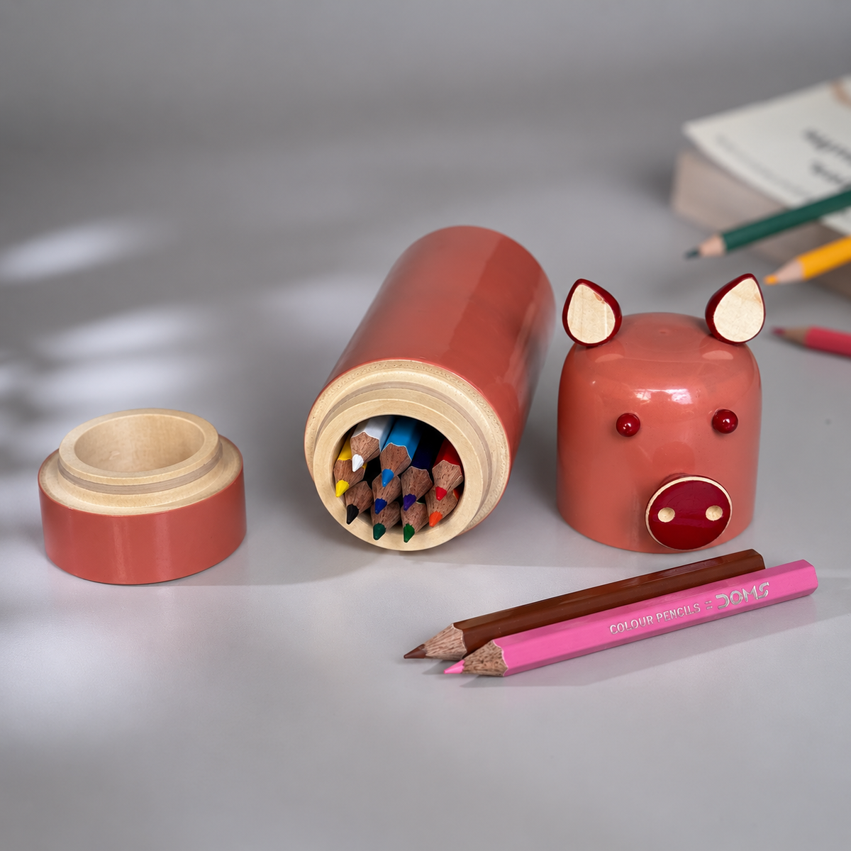 PINK OINKSTON COLOURING BOX