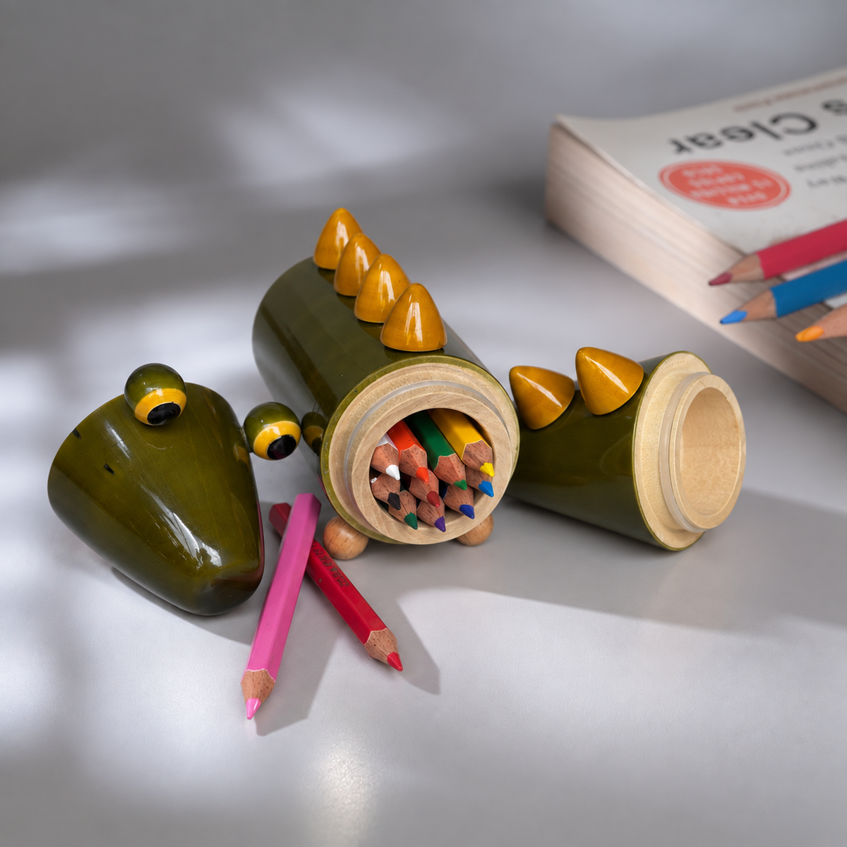 SNAPPY COLOURING BOX