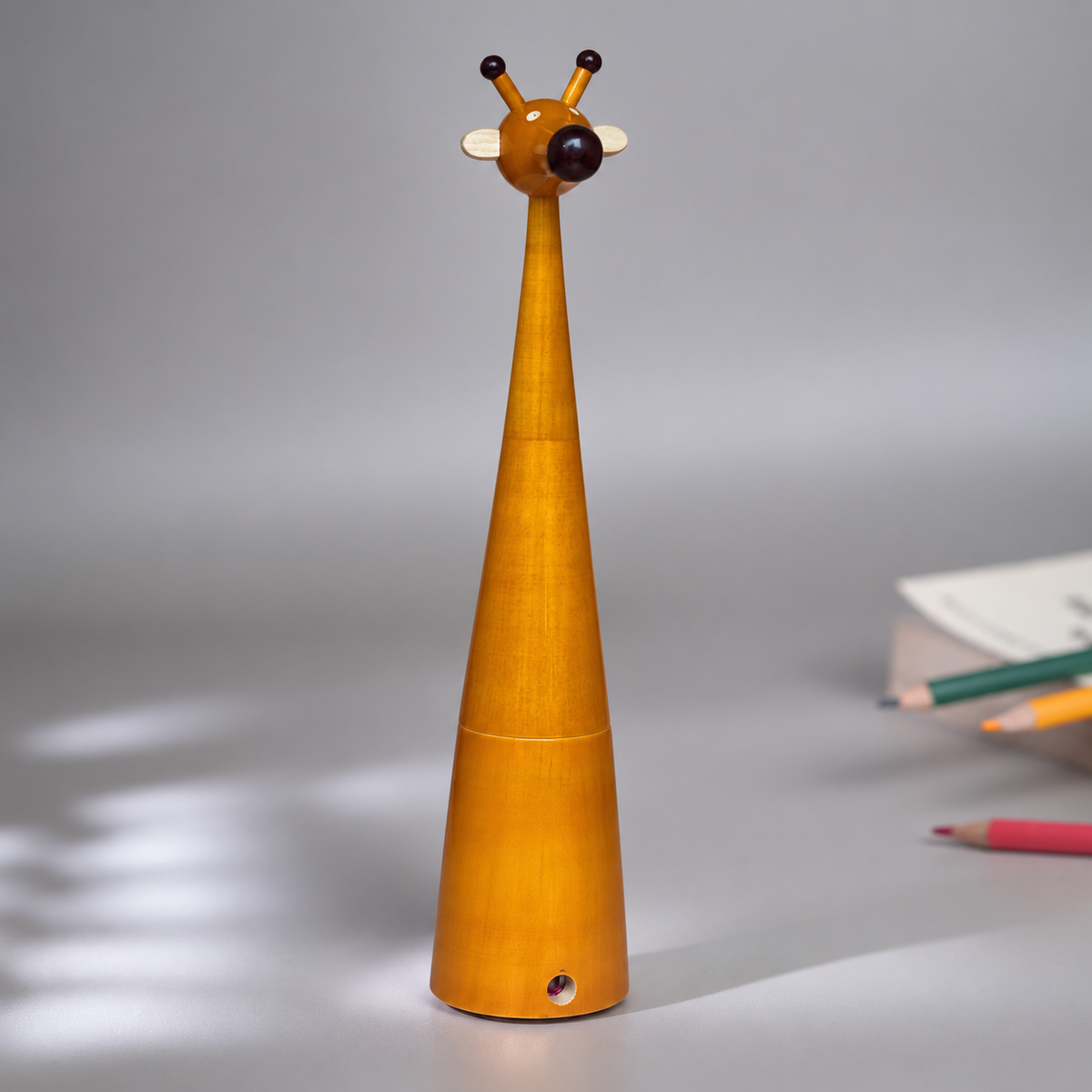 NECKLES COLOURING BOX