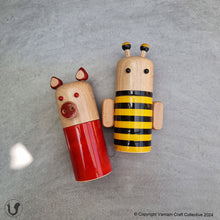 Load image into Gallery viewer, Oinkston n Bumbledore Salt pepper set
